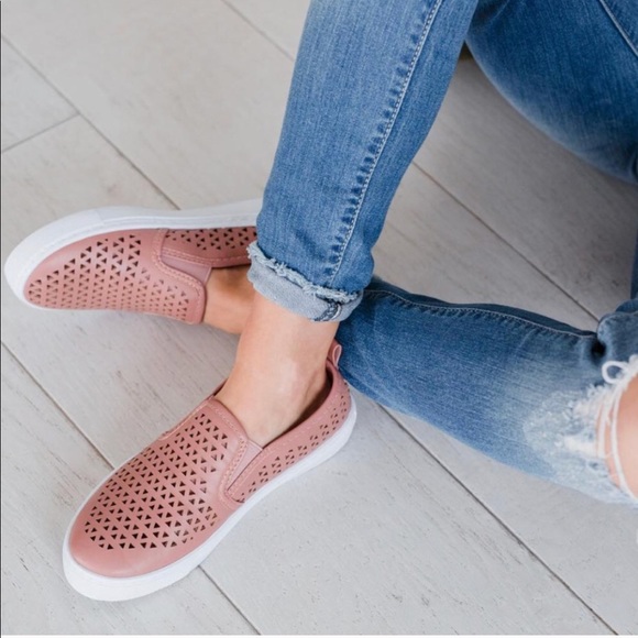 WILA Shoes - LAST 1🌸 cutout slip on sneakers blush pink